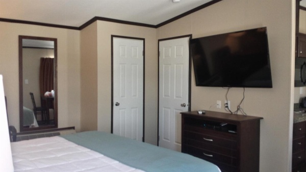 Instalodge Hotel and Suites Karnes City image 13